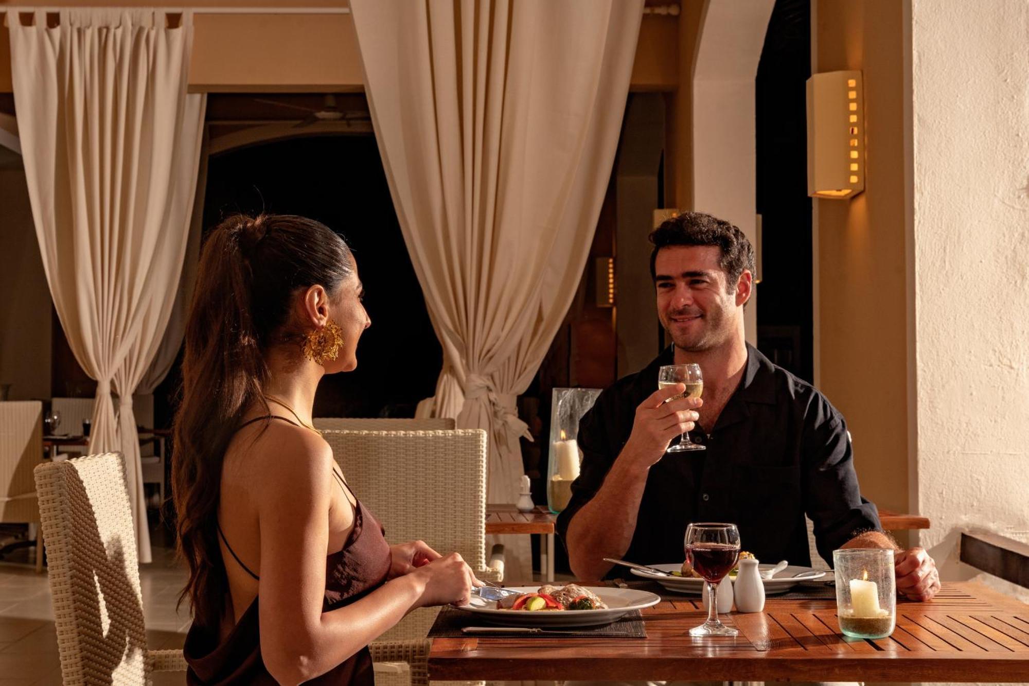 Jaz Neo Almazino, Almaza Bay Hotel Majid Abu Zayd Luaran gambar