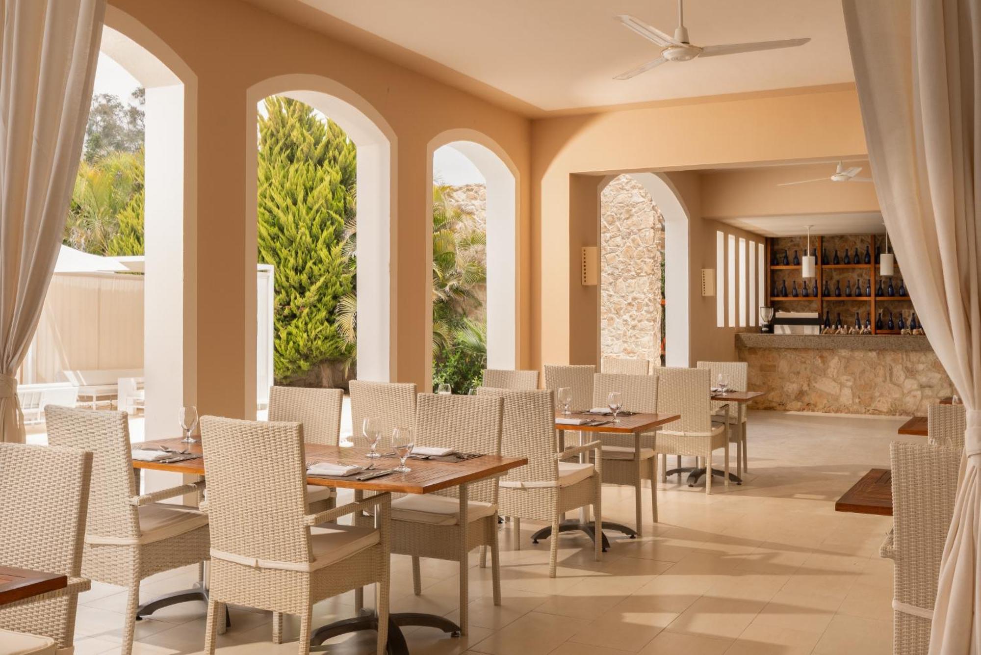 Jaz Neo Almazino, Almaza Bay Hotel Majid Abu Zayd Luaran gambar